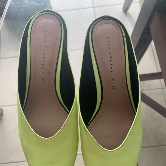Zara Trendy slip on Sz 7 - Picture 2 of 9